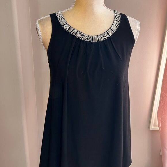 ❤️White House Black Market Beaded Top Size Small❤️ - Picture 1 of 7